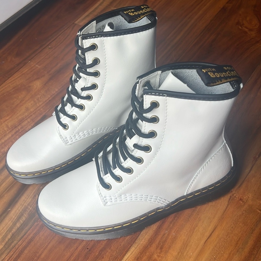 NWOT Dr. Martens Zavala Combat Boot White